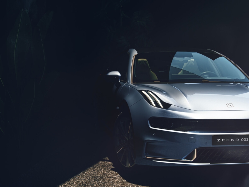 В Москве продают Zeekr 001 с русифицированным интерфейсом от производителя