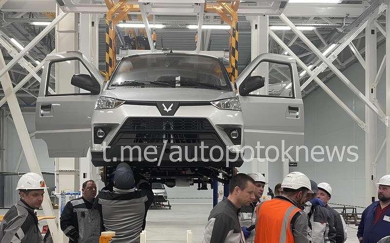 В России начали выпускать электрическую иномарку, но под другим именем: первый Sova 25 уже сошел с конвейера