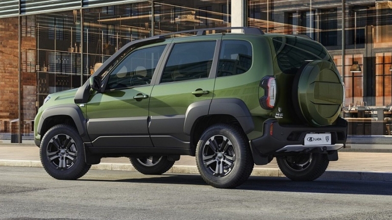 В России подешевела самая дорогая &laquo;Нива&raquo;. Сколько она стоит теперь