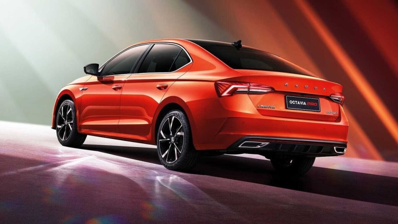 В России появилась &laquo;злая&raquo; Skoda с огромным багажником и приятной ценой