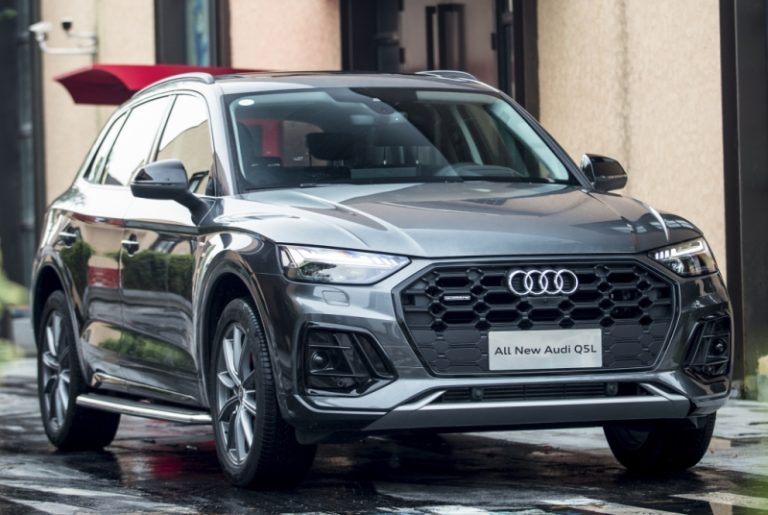 В России резко подешевел «параллельный» кроссовер Audi Q5 в удлиненном кузове