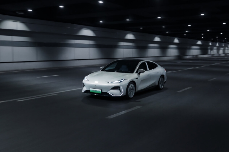 В Россию едет новая и технологичная модель Geely, у которой в Китае не нашли недостатков