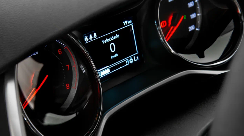 В Россию привезли недорогой американский аналог LADA Vesta. Сколько он стоит