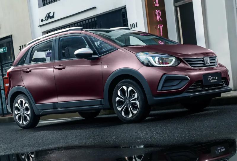 Владелец автосервиса объяснил, почему новый Honda Fit Crosstar не лучший выбор для водителей из России