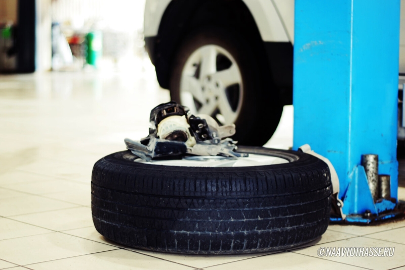 Владелец шиномонтажа рассказал, как определить лучшее время для смены зимней резины на летнюю
