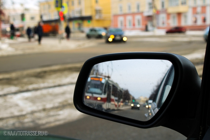 Власти Петербурга решили пересесть на отечественные авто на год раньше