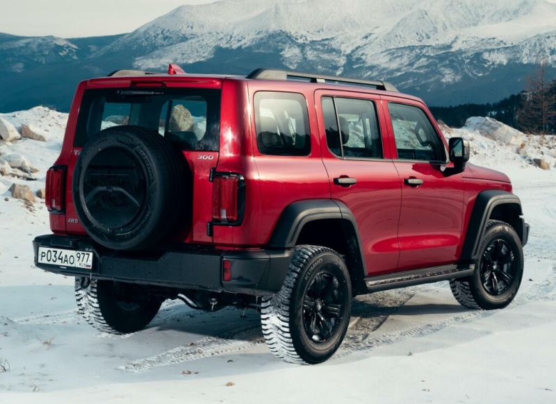 Внедорожник Tank 300 стал дороже на 400 тысяч рублей без изменений комплектаций