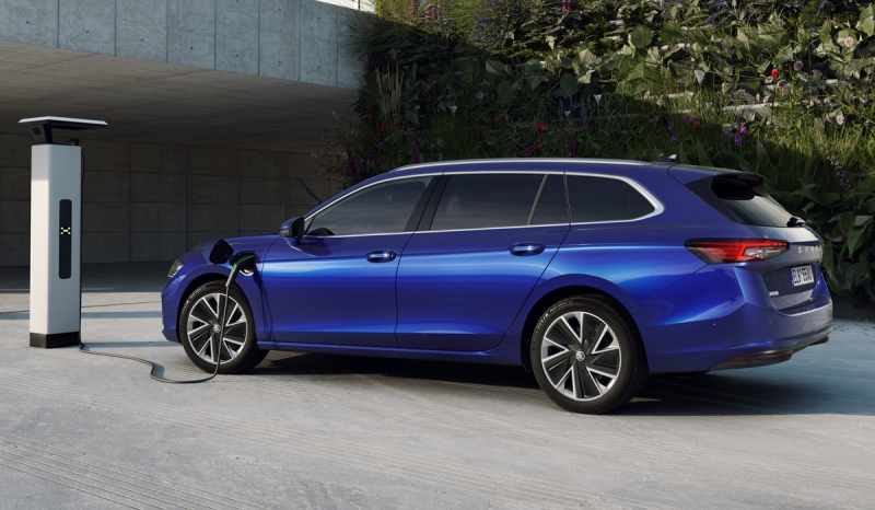 Все, что нужно знать о новой Skoda Superb 2024 года - последние новости