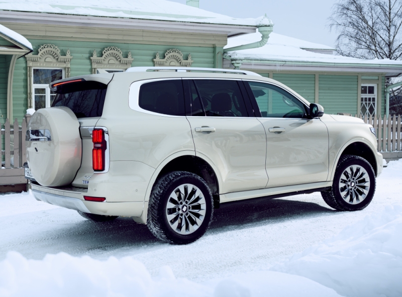 "За рулем" впервые протестировал гибридный Tank 500 Urban для России