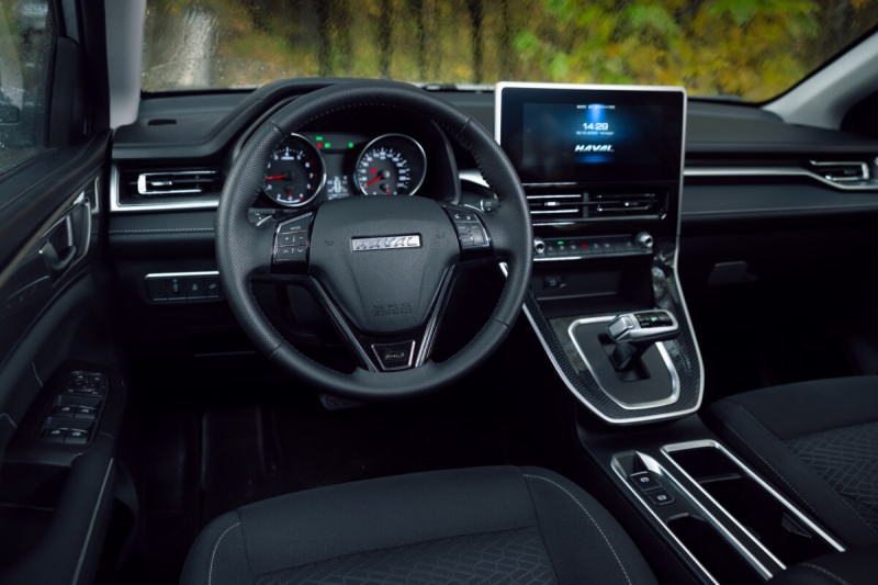 Журнал "За рулем" нашел у кроссовера Haval M6 ошибки электроники