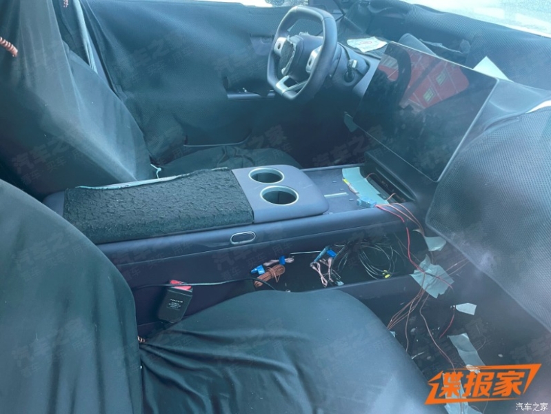 Avatr 06 2025: "шпионские" фотографии интерьера новой модели