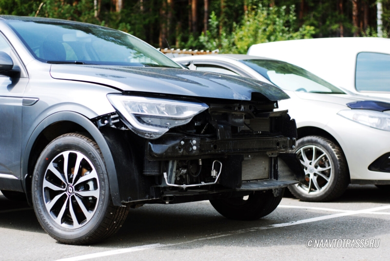 Автоюрист объяснил, как за сколы и царапины на бампере можно угодить на штрафстоянку