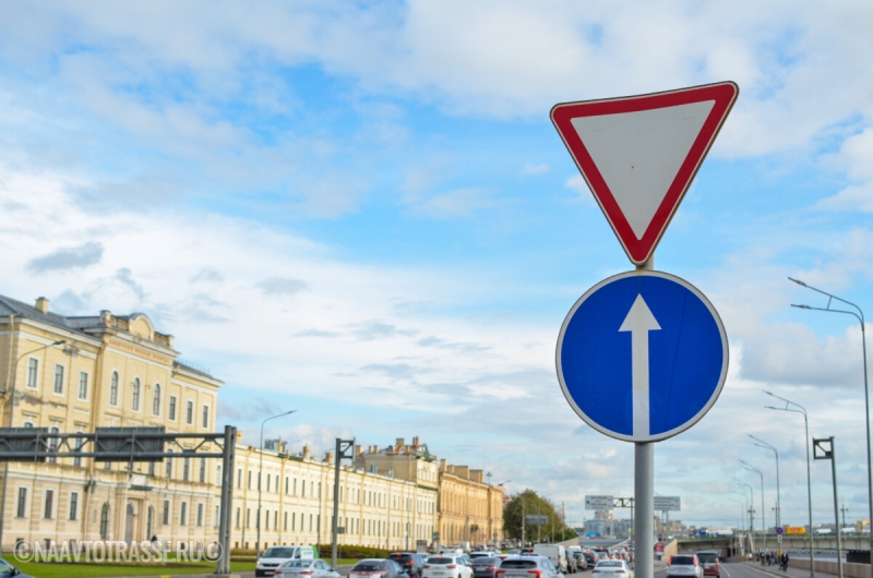 Билет 13, вопрос 2 ПДД: Как следует поступить, если Вам необходимо развернуться?