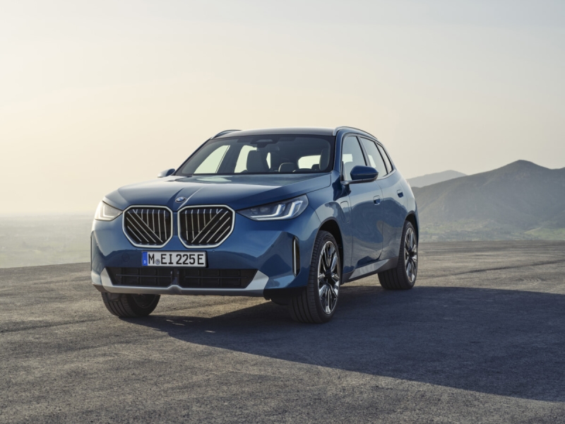 BMW анонсирует масштабные улучшения: i5 получит больший запас хода, а BMW - новый 6-цилиндровый &laquo;дизель&raquo;