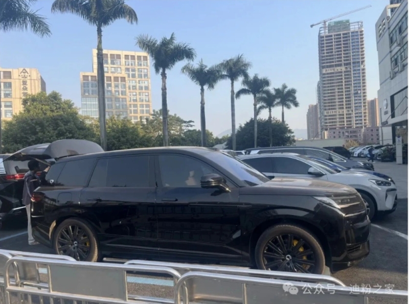 BYD Denza N9 2025 начал появляться в дилерских центрах