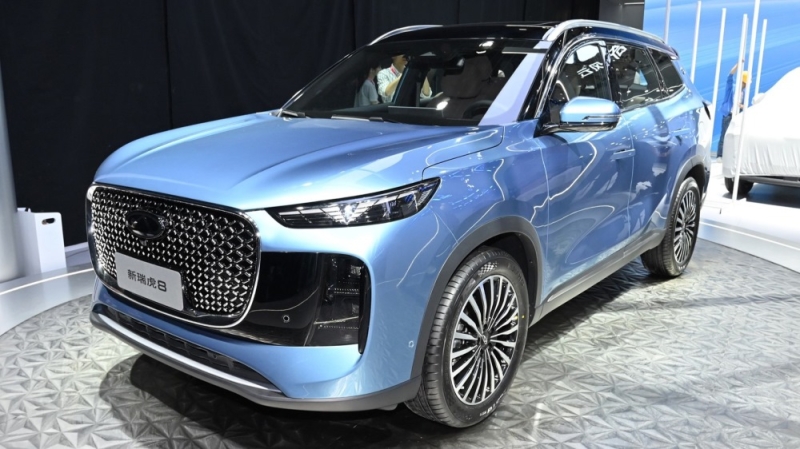 Chery Tiggo 8 2025 года: новый кросс добрался до России