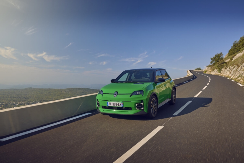 Долгожданный Renault 5 стал доступен для предварительного заказа: известны цены