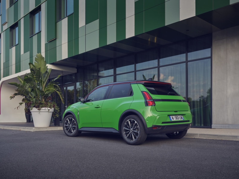 Долгожданный Renault 5 стал доступен для предварительного заказа: известны цены