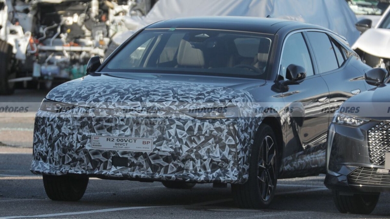 DS 4 2026: в сети опубликовали первые фото новинки