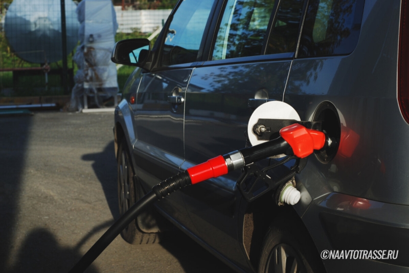 ГАИ объяснили, что влияет на место расположения лючка бензобака в авто