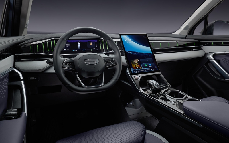 Geely Atlas 2025 года заметно подорожал в России