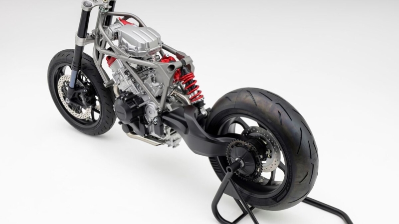 Honda V3 850.SM 2025 представлен с V3-двигателем