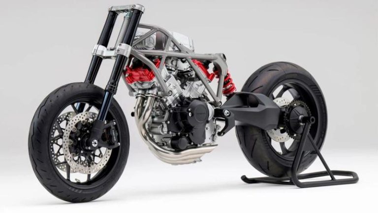 Honda V3 850.SM 2025 представлен с V3-двигателем