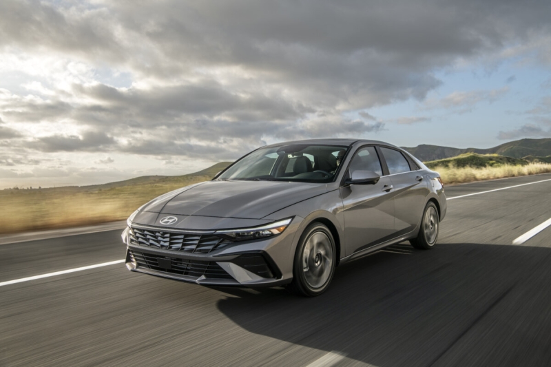 Hyundai Elantra 2026 получит изменения во внешности