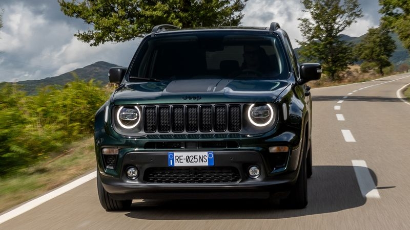 Jeep Renegade 2025 продается со скидкой 740 тысяч рублей