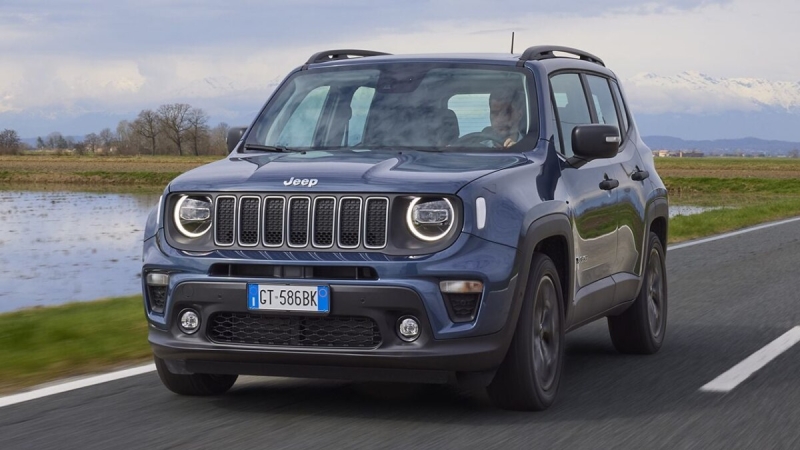 Jeep Renegade 2025 продается со скидкой в 606 тысяч рублей