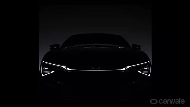 Kia EV6 2025 модельного года анонсирован на нескольких тизерах