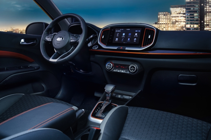 Kia KX1 2025: кросс подешевел на российском рынке