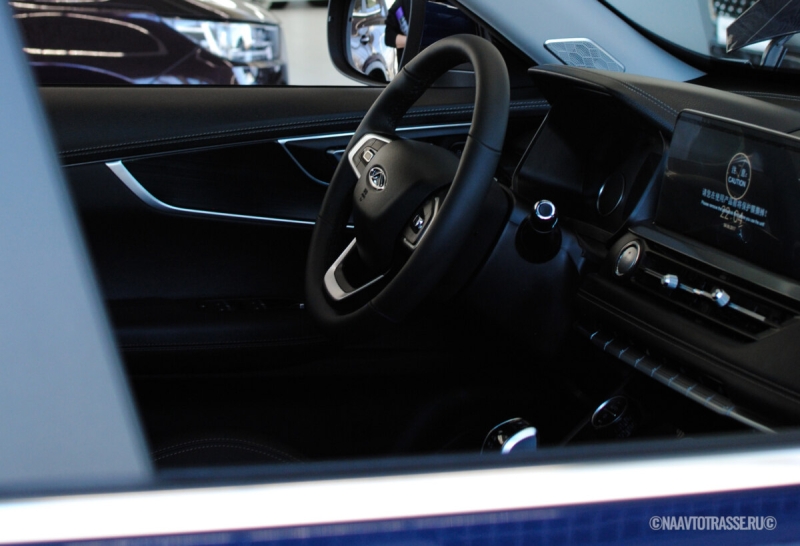 Лайфхак от автомойщика, который надолго защитит салон машины от пыли