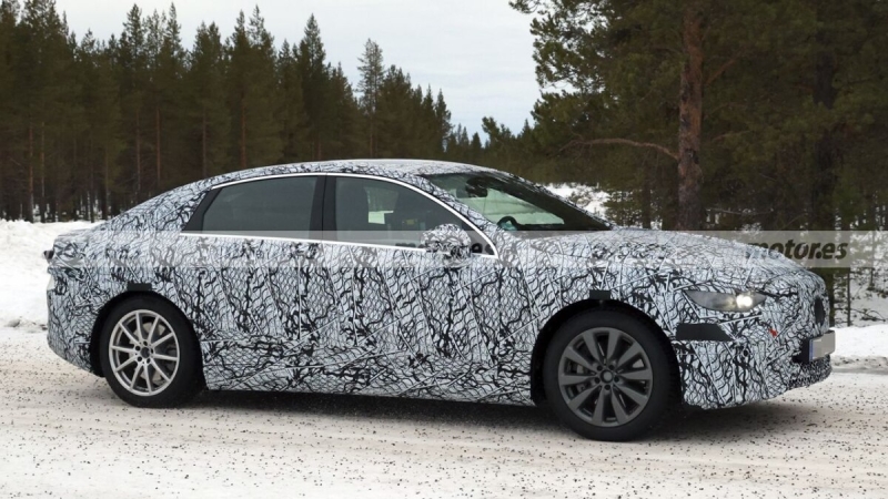 Mercedes C-Class 2027 замечен на зимних дорожных тестах