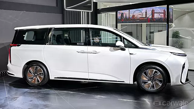 MG M9 2025 года официально представлен на автосалоне в Нью-Дели