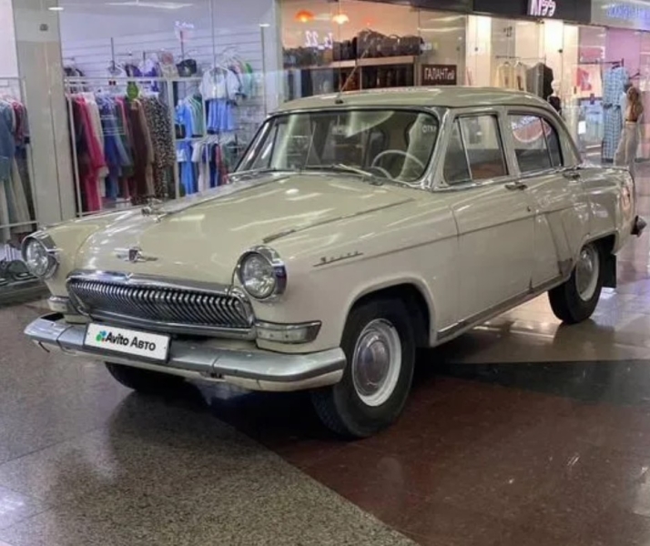 На продажу выставлен 62-летний седан ГАЗ-21 &laquo;Волга&raquo; за 750 тысяч: идеальное состояние и номера &laquo;021&raquo;
