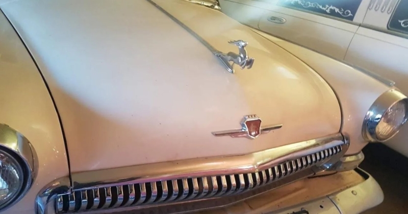 На продажу выставлен 62-летний седан ГАЗ-21 &laquo;Волга&raquo; за 750 тысяч: идеальное состояние и номера &laquo;021&raquo;