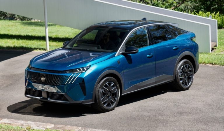 Peugeot 3008 2025 вышел на рынок Австралии в гибридной версии