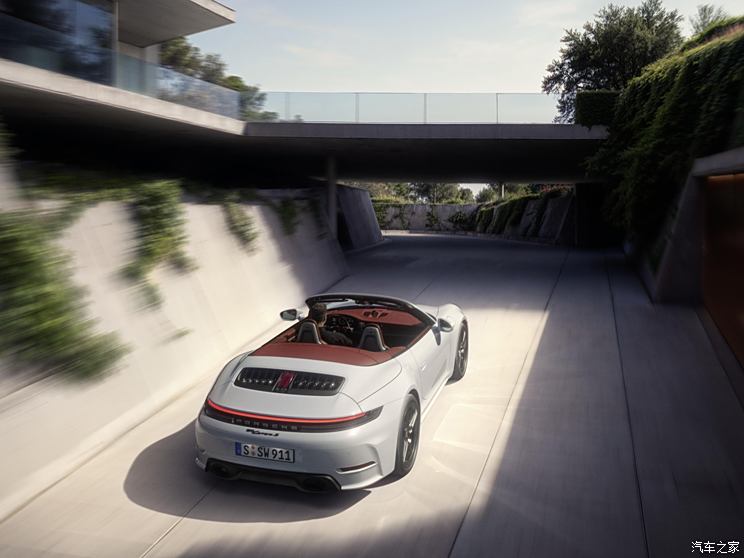 Porsche 911 Carrera S 2025: представлена обновленная версия
