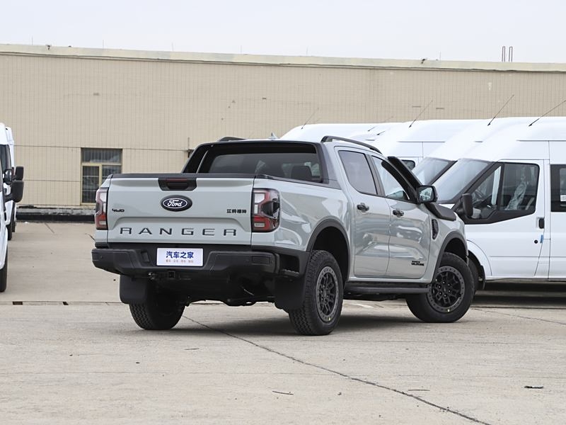 Рамный пикап Ford Ranger FX4 Special Edition с амортизаторами от FOX официально поступил в продажу