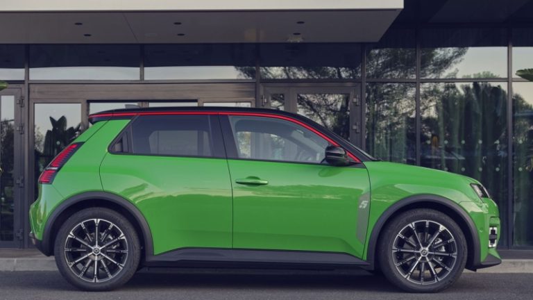 Renault 5 2025 оказался проблемным: отзывы разработчика