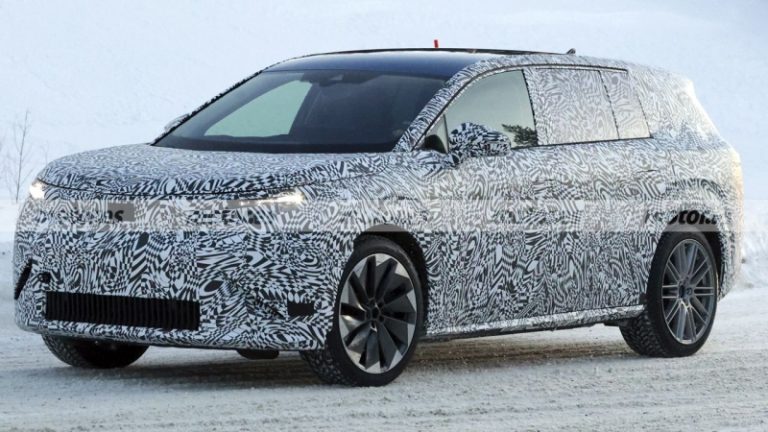 Skoda вывела на испытания флагманский кроссовер: его габариты не уступают Kodiaq