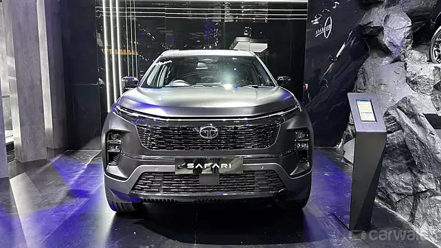 Tata Safari 2025 года представлен в новом исполнении Stealth Edition
