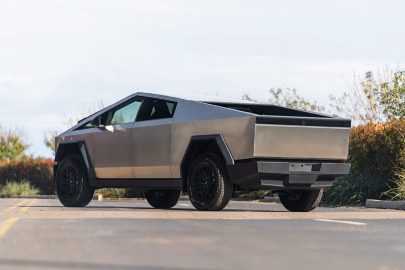 Tesla Cybertruck 2025: в России появилась версия Cyberbeast