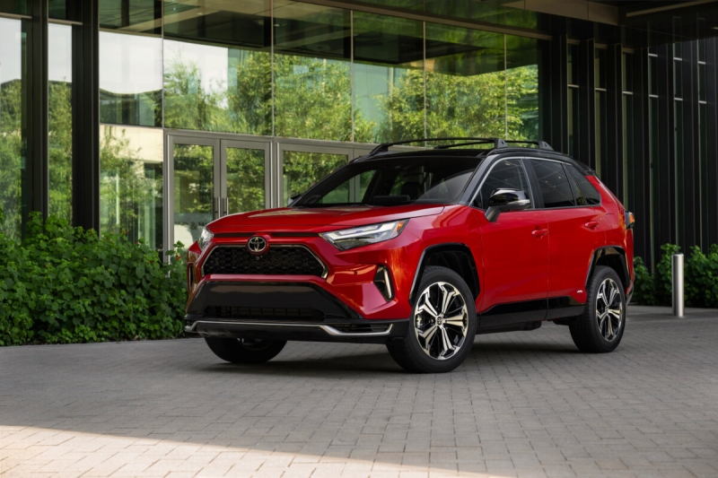 Toyota RAV4 2025 года полностью распродан в Великобритании