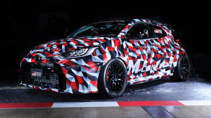 Toyota Yaris M 2025 представлен официально с 2.0-литровым ДВС