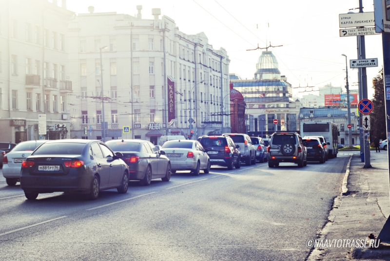 В ГАИ предупредили о массовых штрафах за объезд пробок через жилые зоны