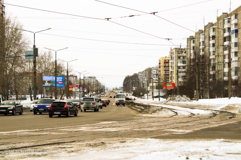 В ГАИ рассказали, законно ли лишать прав водителя, если снег залепил номер авто