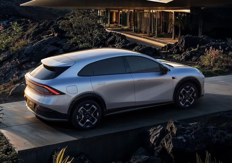 Xpeng G7 2025: флагманский кроссовер вышел на тесты