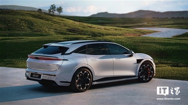 Zeekr 007GT 2025 года: опубликованы фото и характеристики